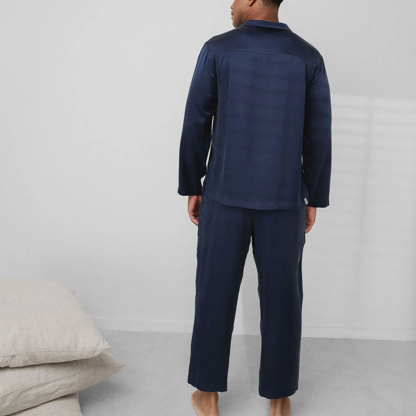 Men's Washable Silk Button Up Set - Image 5