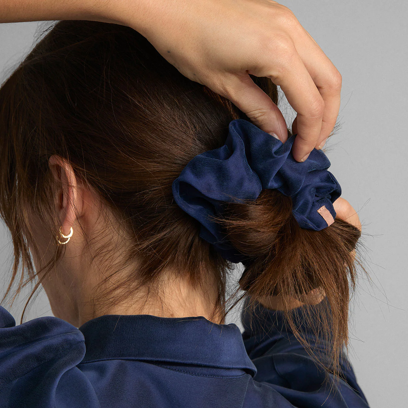 Washable Silk Classic Scrunchie - Image 4