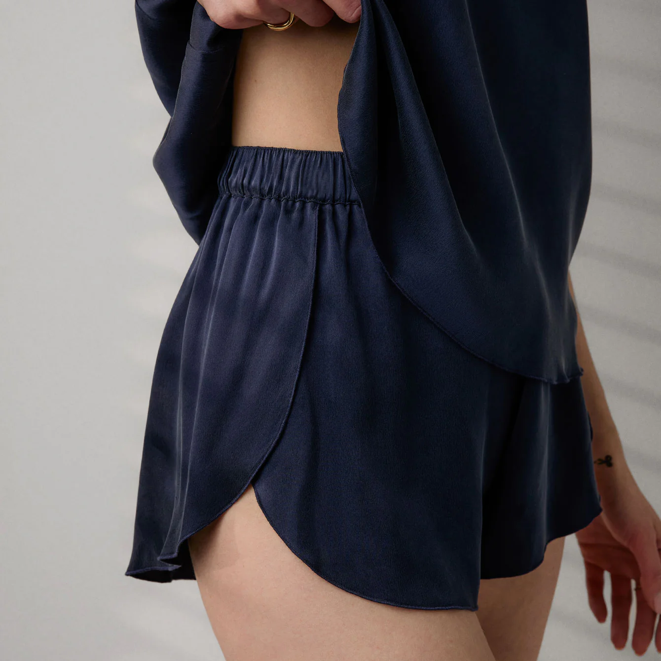 Washable Silk Tulip Back Set - Image 5